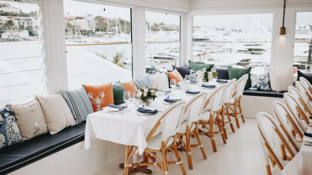 Boat access restuarants