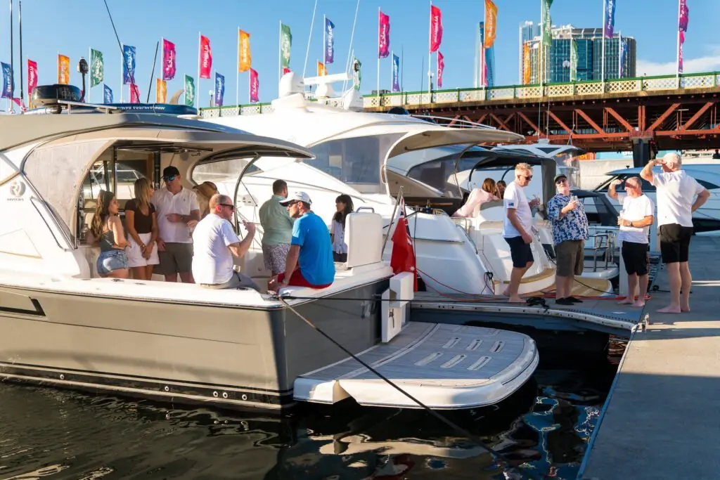 RMarine-2282082 R Marine Sydney - Riviera at Darling Harbour